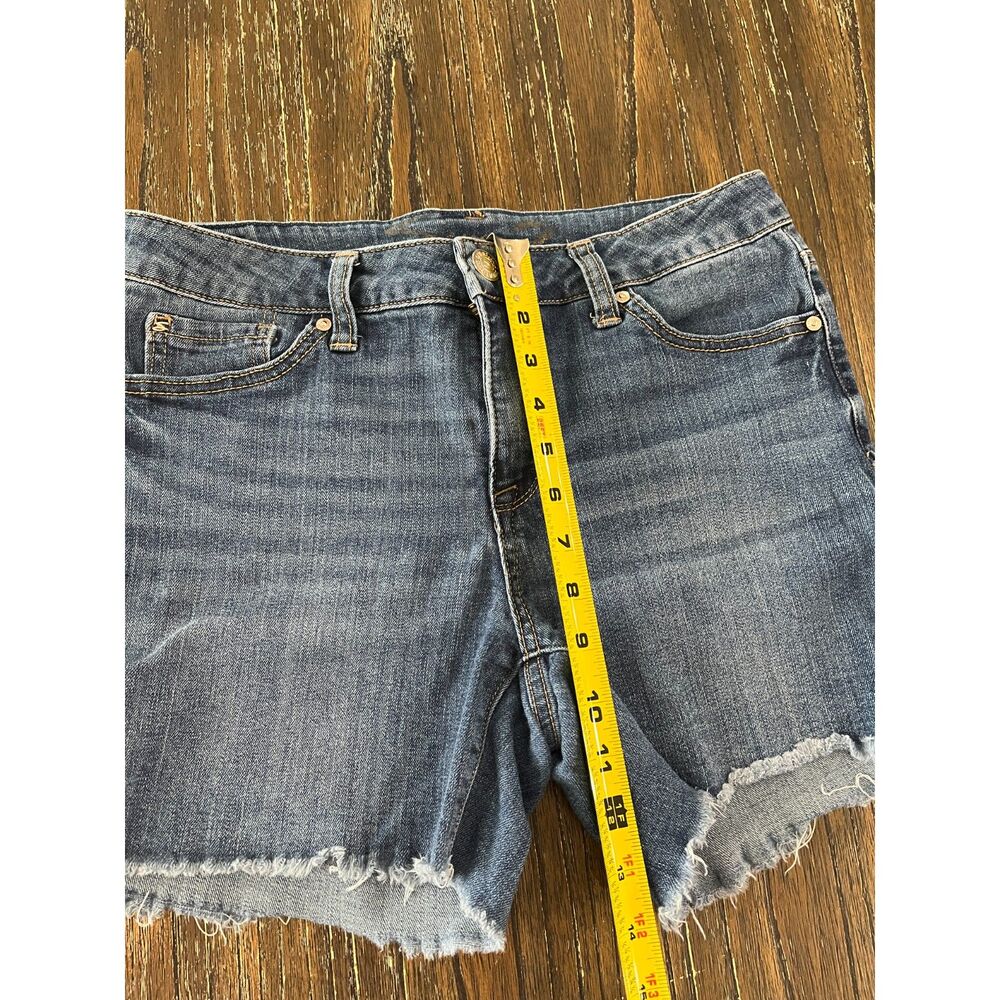 Seven7 Denim Shorts Size 8 Medium Wash Cutoff Raw Hem Stretch Jean Shorts - Picture 6 of 8